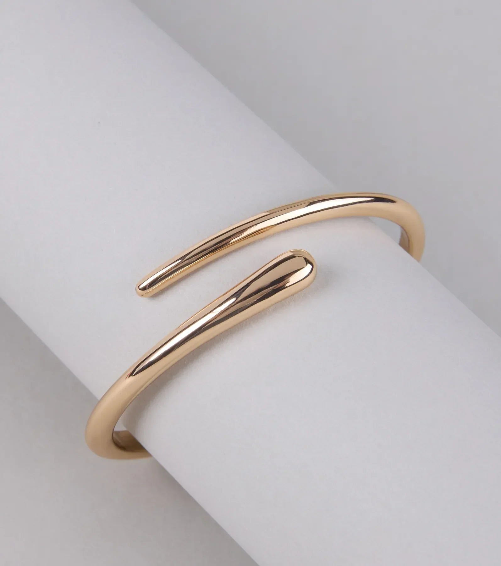 Low-Key Luxe Overlap Bracelet
